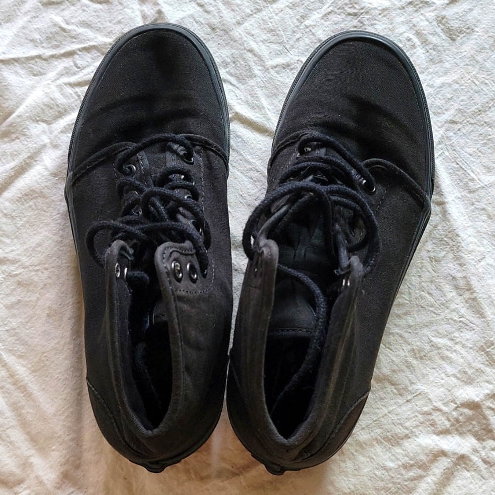 Hightop black Vans. Unisex mens 7/women 8.5